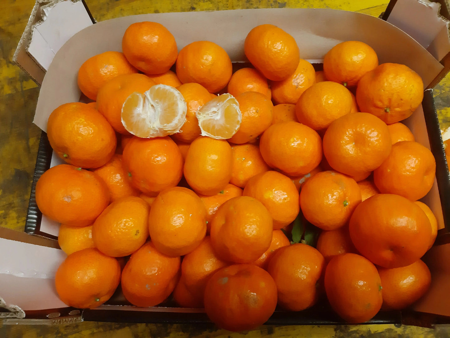 Caissette 7kg Mandarines nouvelle variété de Sicile sans pépins ''Non traités''(Disponibilité: Janvier à Mars) Les Saveurs de Sicile